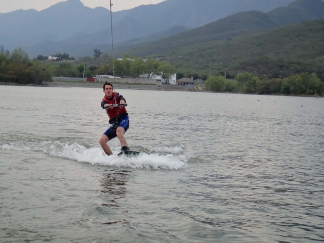  Nós fazemos wakeboard 